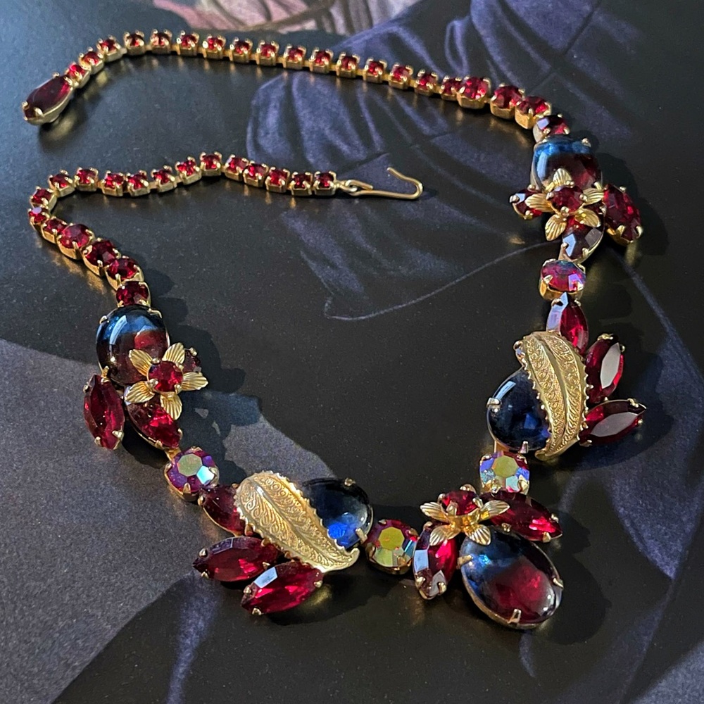 ✨Signed WEISS Unique Vintage Statement Necklace